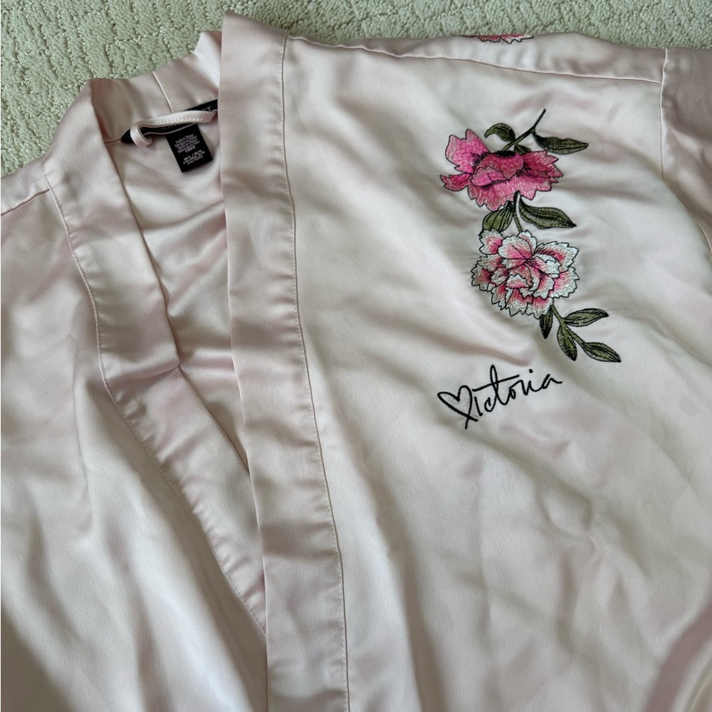 2017 VICTORIA’S SECRET FASHION SHOW ROBE LARGE DAMAGED